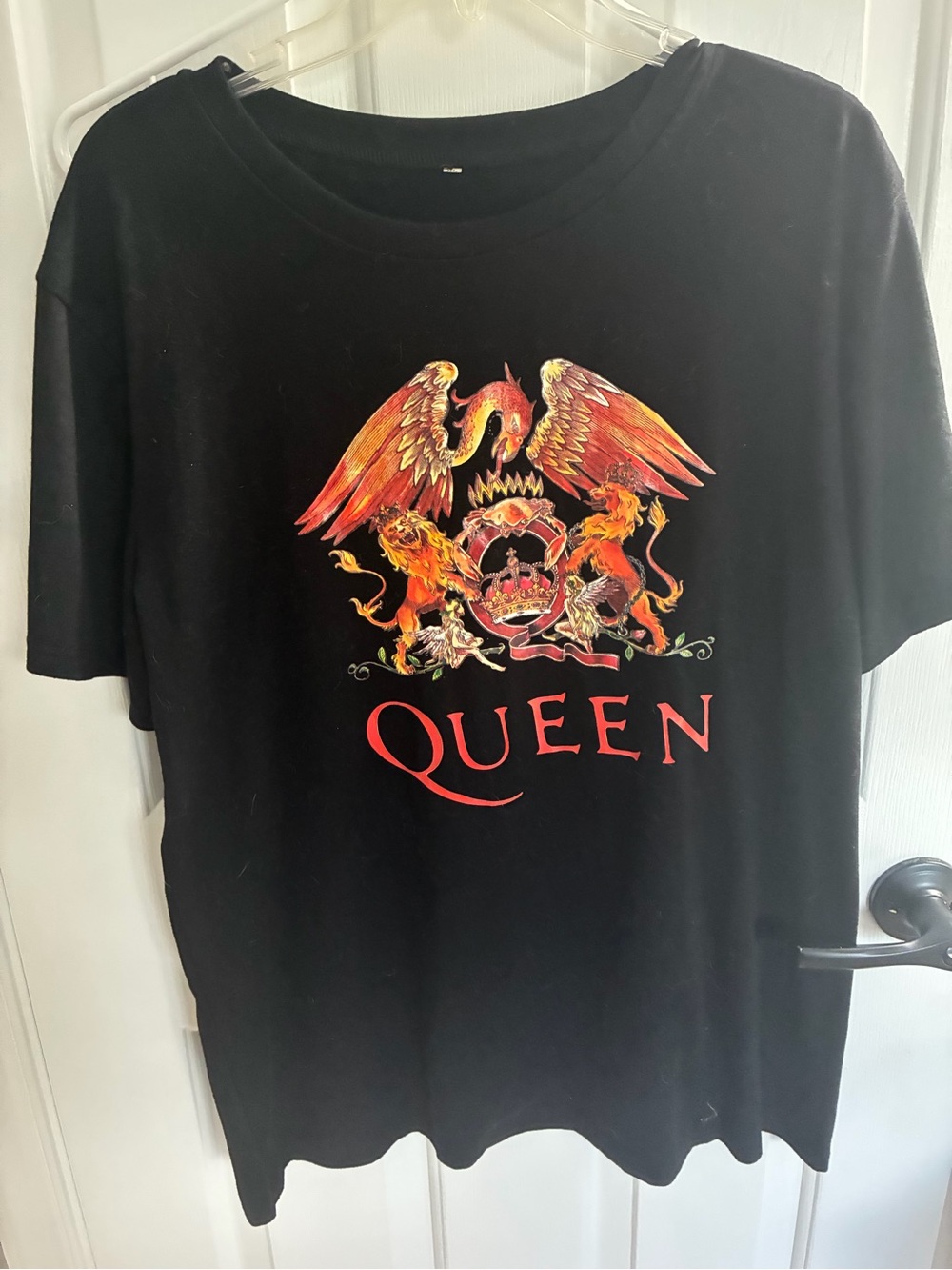 Classic Queen Black Graphic Tee XL